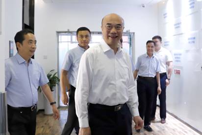 陜西省委副書記、省長劉國中一行參觀調研西安電子科技大學工程技術研究院